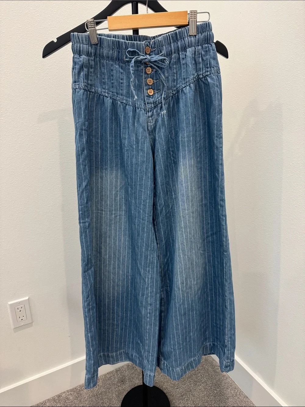 High-Waist Wide Leg Pinstripe Denim Pants - Light Blue - Picture 3 of 3